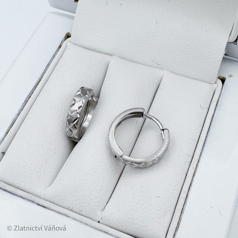 Bílé zlato náušnice kroužky se vzorem